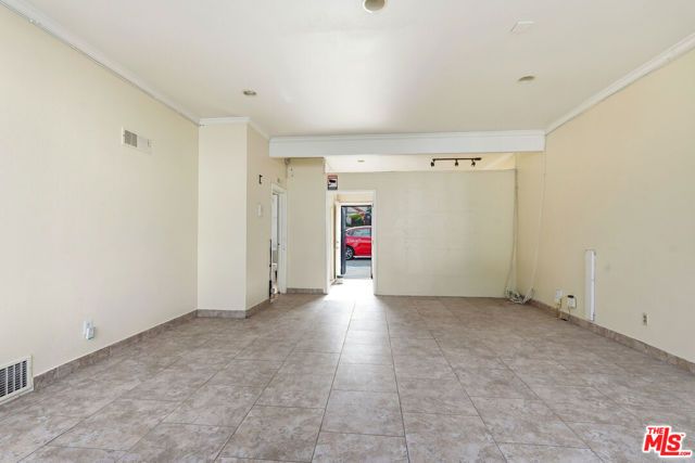 2048 W Florence Avenue, Los Angeles, CA 90047