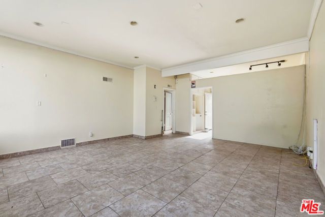 2048 W Florence Avenue, Los Angeles, CA 90047