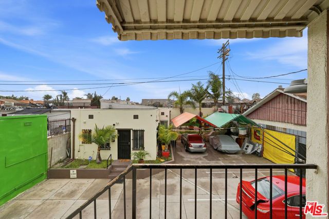 2048 W Florence Avenue, Los Angeles, CA 90047