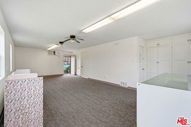 2048 W Florence Avenue, Los Angeles, CA 90047