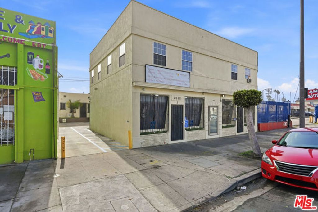 2048 W Florence Avenue, Los Angeles, CA 90047
