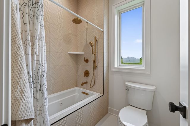 312 Emmett Court, Norwalk, IA 50211