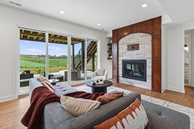 312 Emmett Court, Norwalk, IA 50211