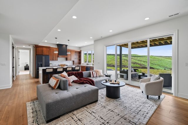 312 Emmett Court, Norwalk, IA 50211