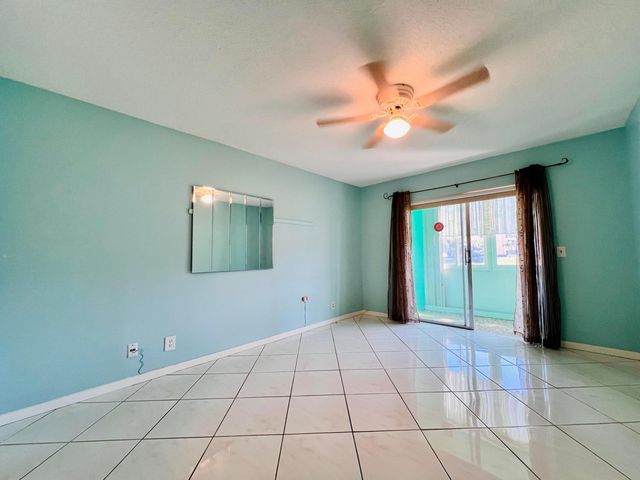 110 Wellington B, West Palm Beach, FL 33417