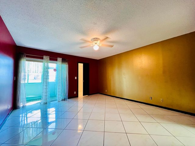 110 Wellington B, West Palm Beach, FL 33417
