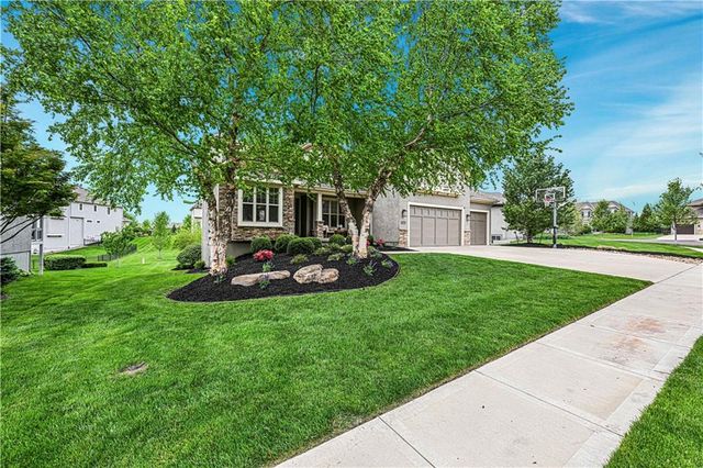 16816 Stearns Street, Overland Park, KS 66221