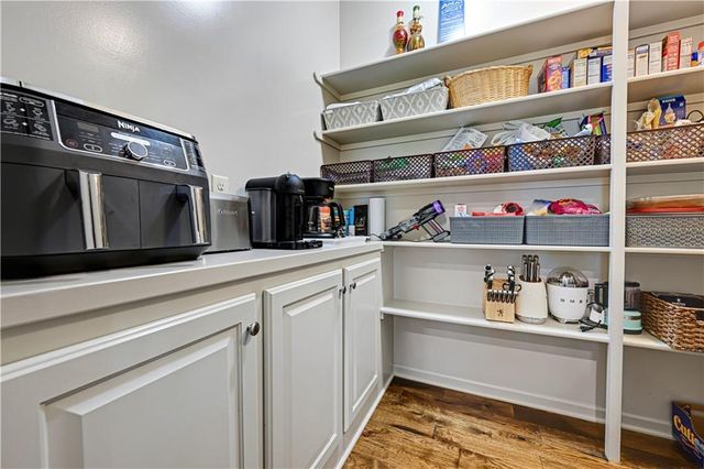 16816 Stearns Street, Overland Park, KS 66221