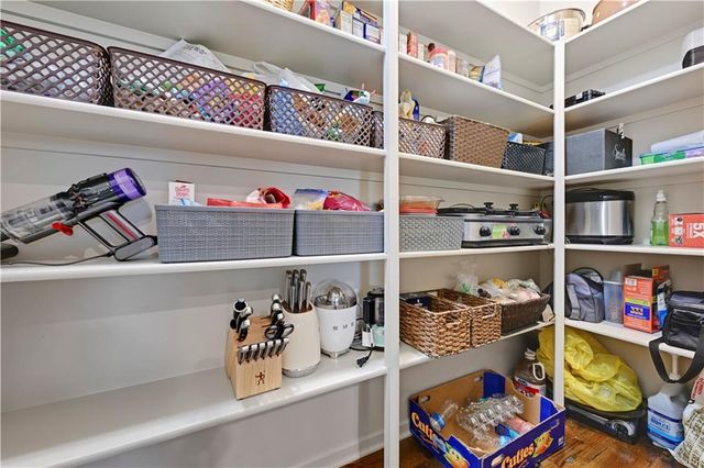 16816 Stearns Street, Overland Park, KS 66221