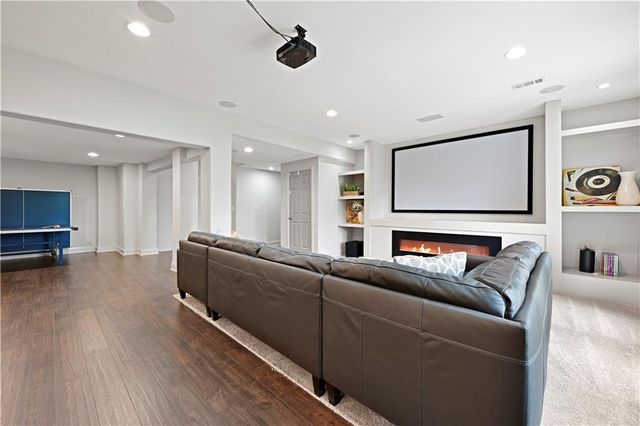 16816 Stearns Street, Overland Park, KS 66221