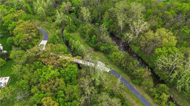 16816 Stearns Street, Overland Park, KS 66221