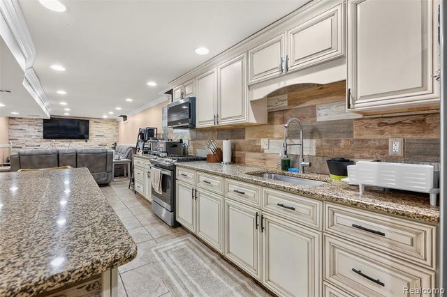 5003 Horger Street, Dearborn, MI 48126
