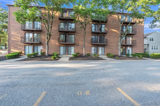 327 Plantation St 305, Worcester, MA 01604