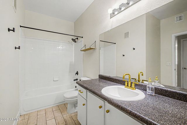 1941 S PIERPONT Drive 1084, Mesa, AZ 85206