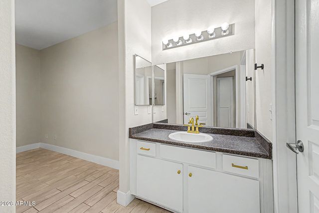 1941 S PIERPONT Drive 1084, Mesa, AZ 85206