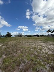 1729 NW 8th TER, Cape Coral, FL 33993