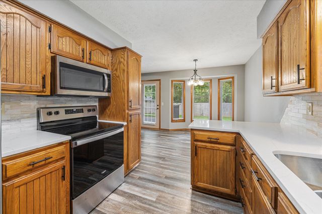 951 S Alex, Springfield, MO 65802