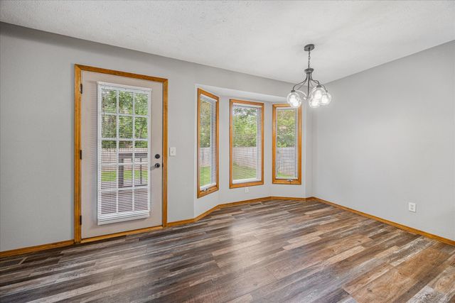 951 S Alex, Springfield, MO 65802