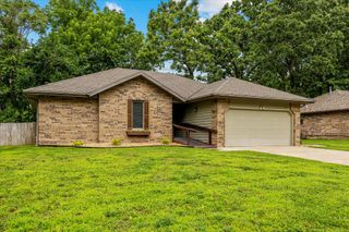 951 S Alex, Springfield, MO 65802