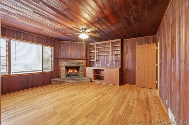 4635 E 37th Place, Tulsa, OK 74135