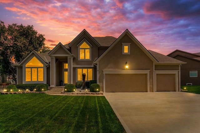 400 Emerald Drive, Lee's Summit, MO 64064