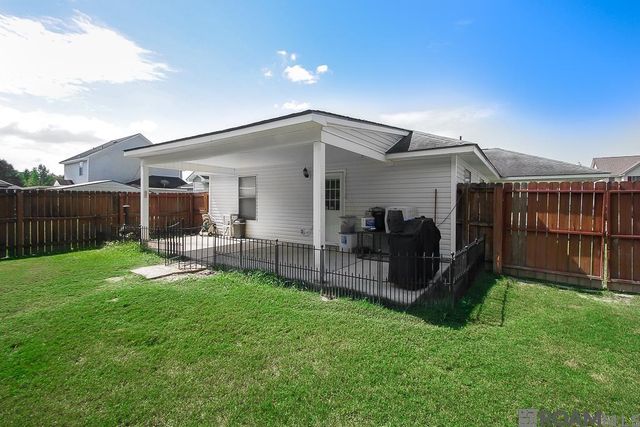 23532 Wellington Ave, Denham Springs, LA 70726