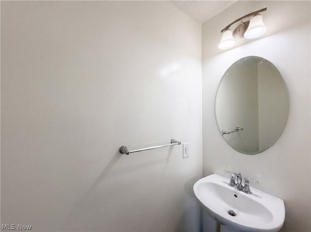 9200 Nash Lane, North Ridgeville, OH 44039