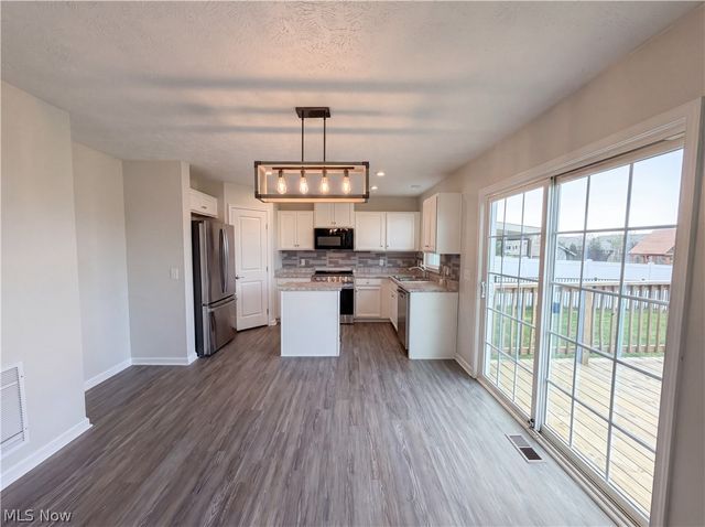 9200 Nash Lane, North Ridgeville, OH 44039