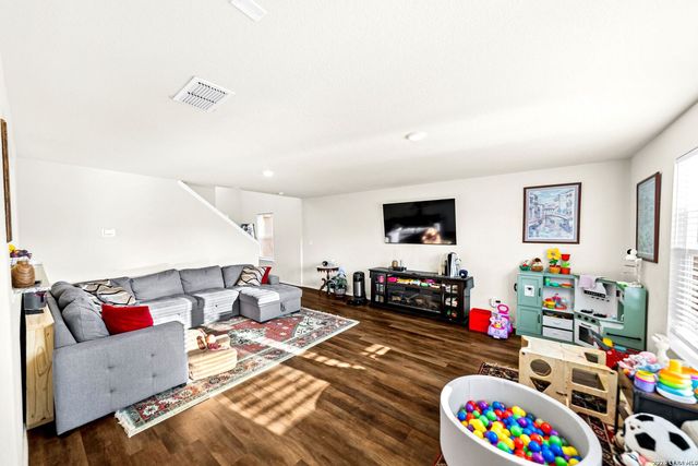 6710 Turnpike, Converse, TX 78109