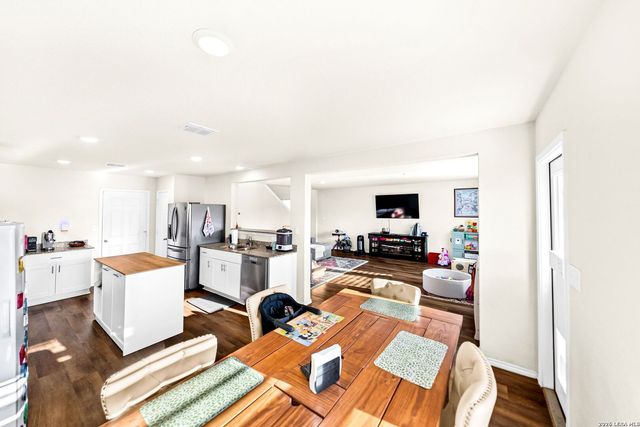 6710 Turnpike, Converse, TX 78109