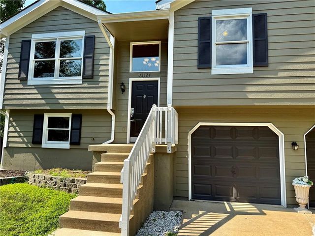 33124 W 87th Terrace, De Soto, KS 66018