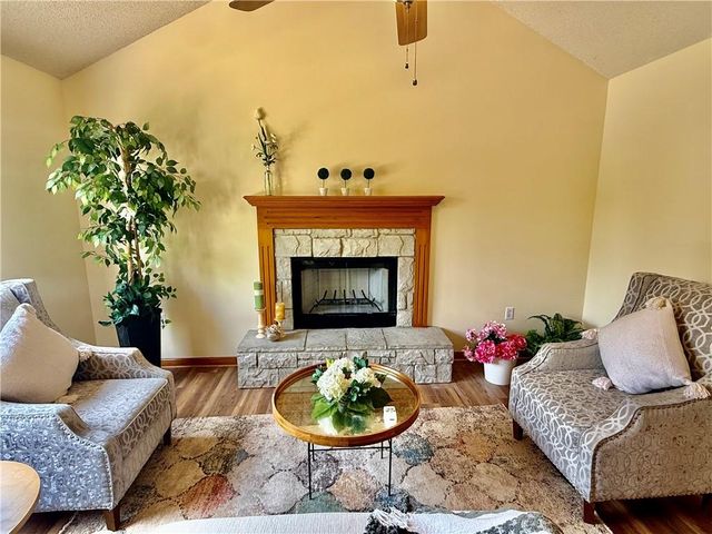 33124 W 87th Terrace, De Soto, KS 66018