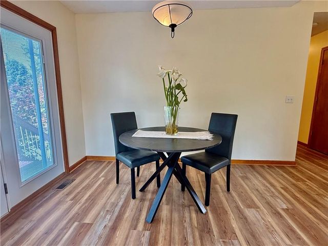 33124 W 87th Terrace, De Soto, KS 66018