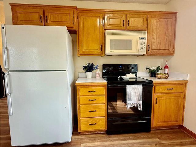 33124 W 87th Terrace, De Soto, KS 66018
