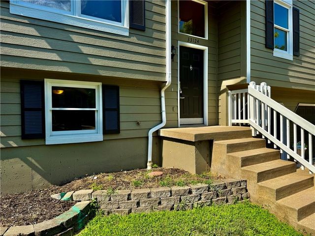 33124 W 87th Terrace, De Soto, KS 66018
