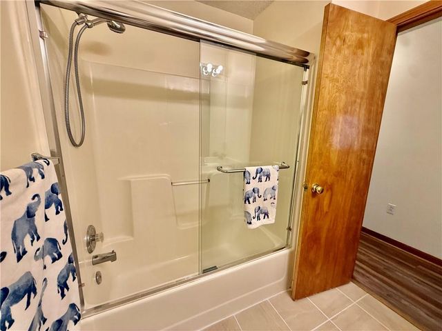33124 W 87th Terrace, De Soto, KS 66018