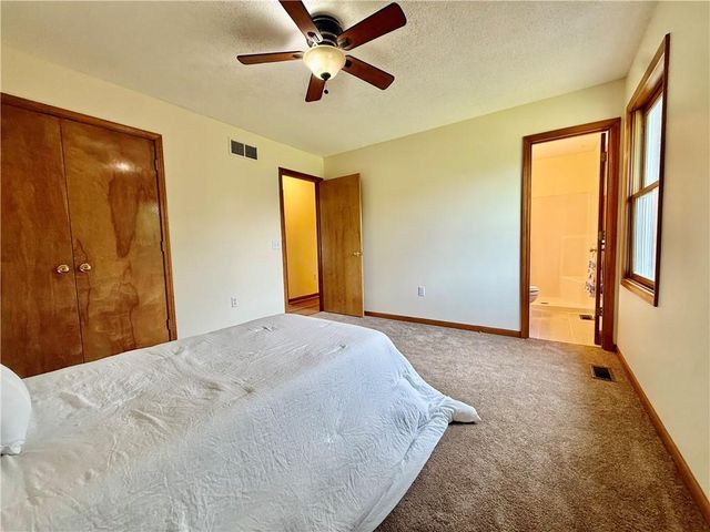 33124 W 87th Terrace, De Soto, KS 66018