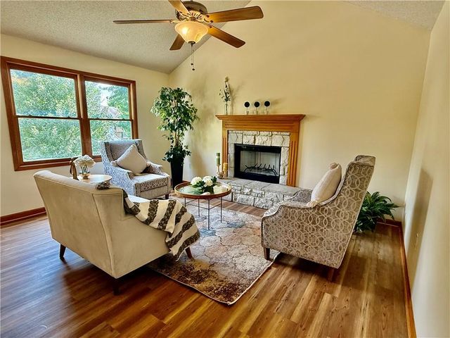 33124 W 87th Terrace, De Soto, KS 66018