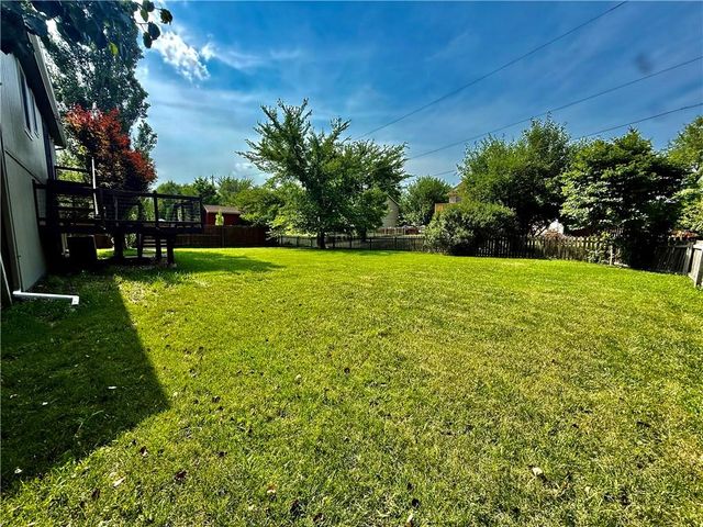 33124 W 87th Terrace, De Soto, KS 66018