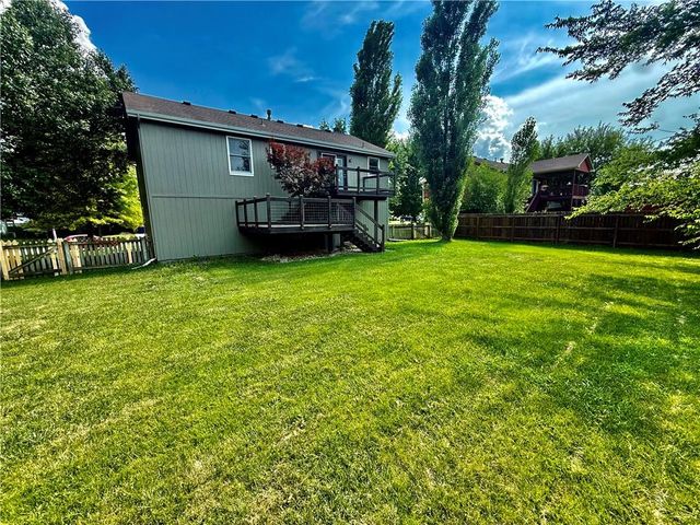 33124 W 87th Terrace, De Soto, KS 66018