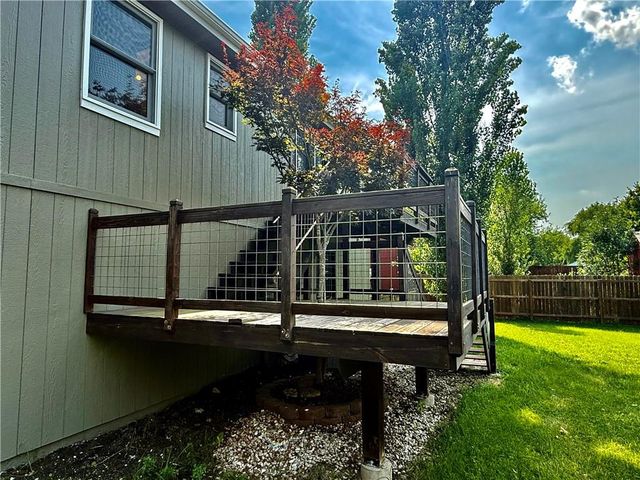 33124 W 87th Terrace, De Soto, KS 66018