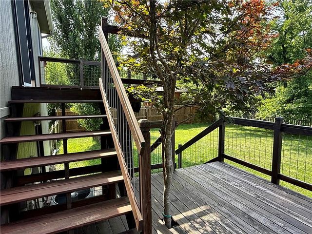 33124 W 87th Terrace, De Soto, KS 66018