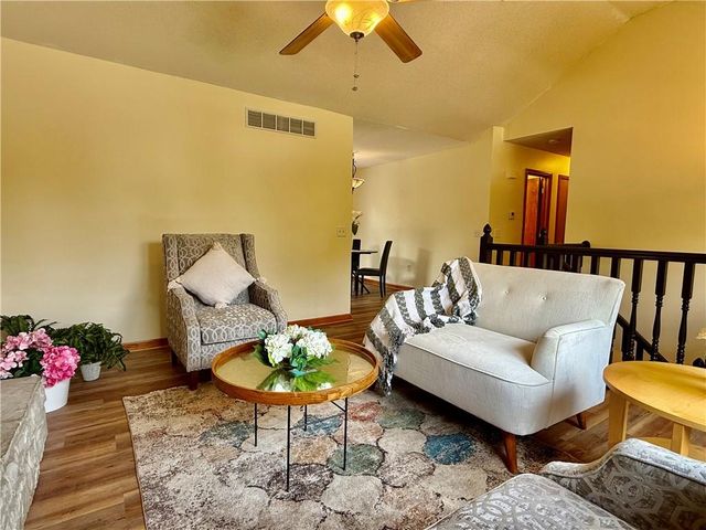 33124 W 87th Terrace, De Soto, KS 66018