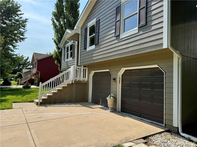 33124 W 87th Terrace, De Soto, KS 66018