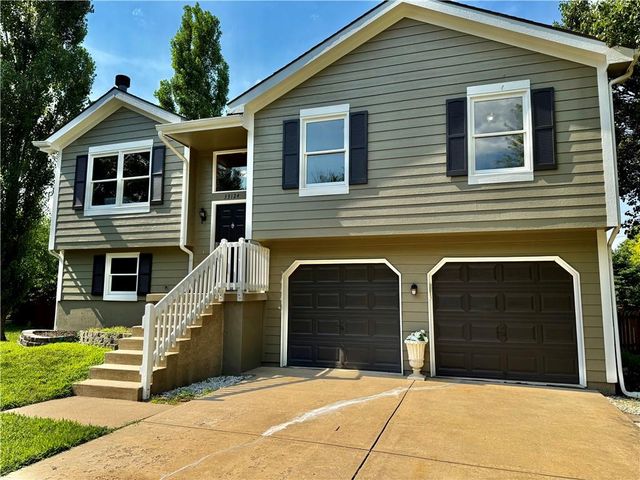 33124 W 87th Terrace, De Soto, KS 66018