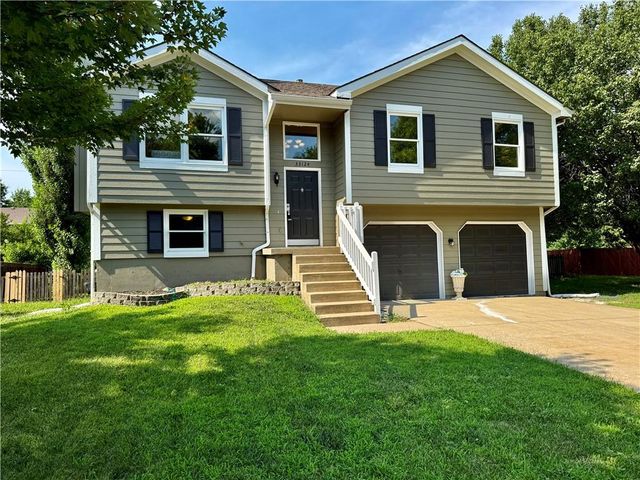 33124 W 87th Terrace, De Soto, KS 66018