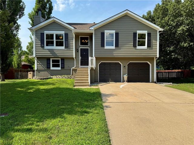 33124 W 87th Terrace, De Soto, KS 66018