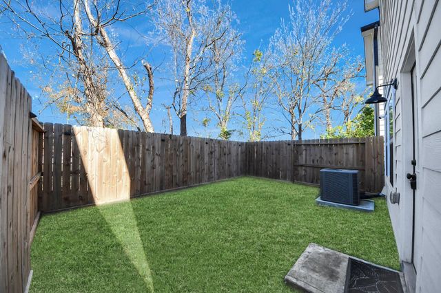 7963 Birmingham Street, Houston, TX 77028