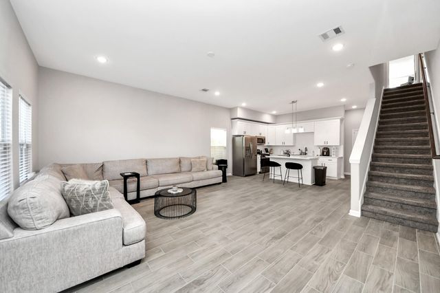 7963 Birmingham Street, Houston, TX 77028