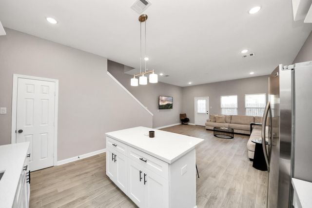 7963 Birmingham Street, Houston, TX 77028